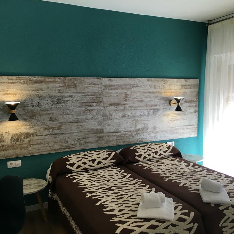 Roomconcept Hostel Санто Доминго де ла Калсада Екстериор снимка