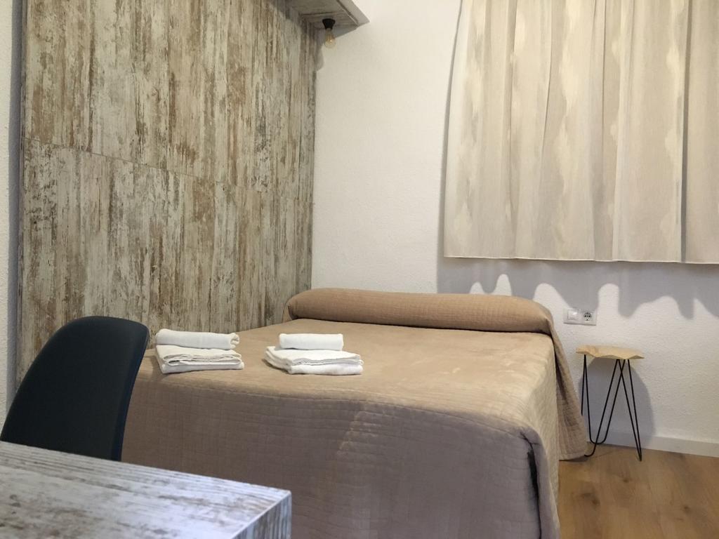 Roomconcept Hostel Санто Доминго де ла Калсада Екстериор снимка